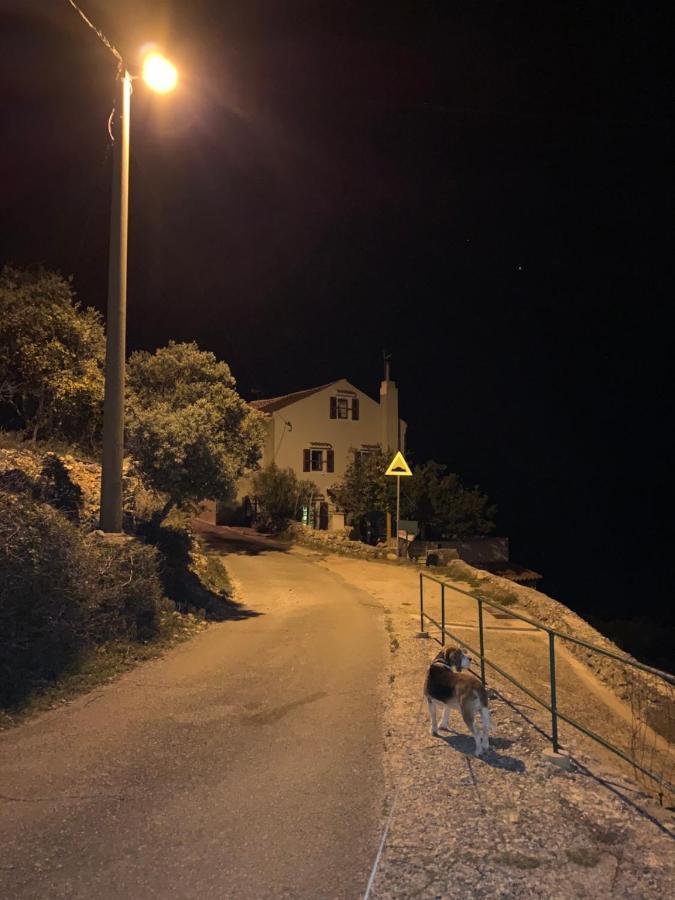 Ustrine View Villa Exterior photo